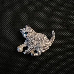 Swarvoski Cat Brooch